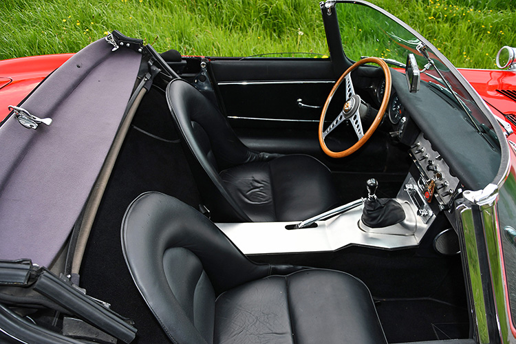 Jaguar E-Type Series 1 Flat Floor Roadster_04